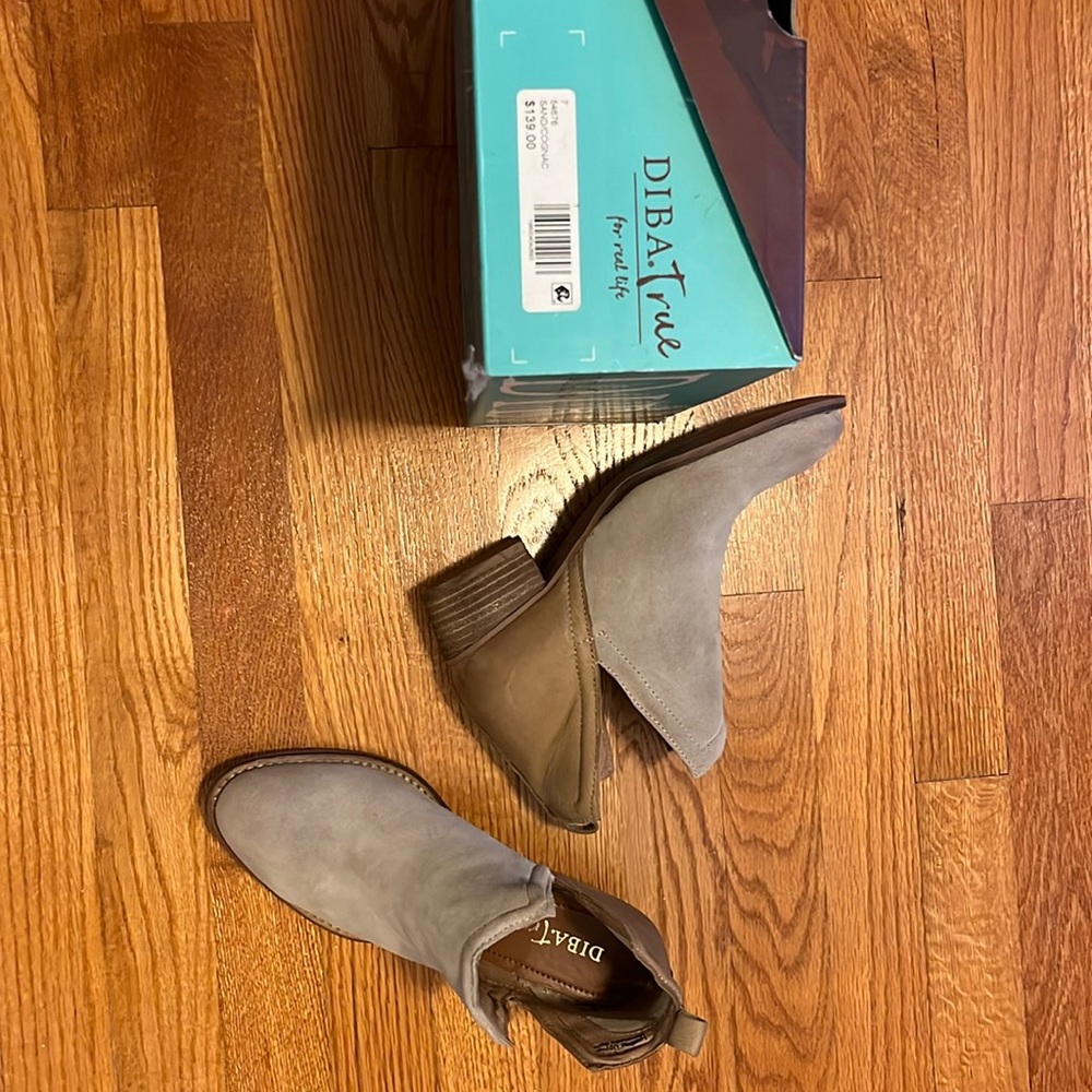 Diba true cutaway booties